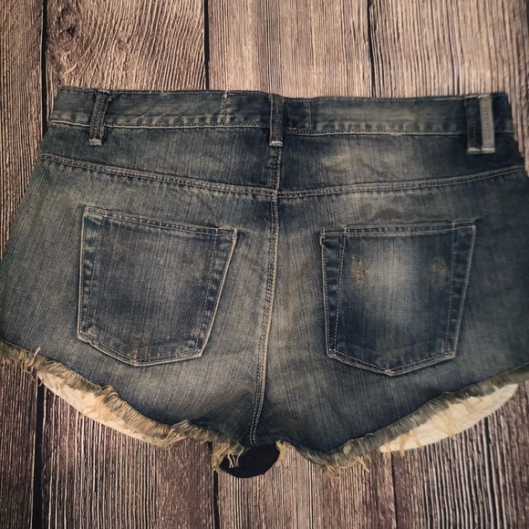 🆕𝐅𝐫𝐞𝐞 PEOPLE ARTISAN DE LUXE FRINGED SHORTS - Picture 4 of 8